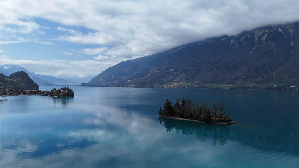 Lake Brienz shoreline and Iseltwald peninsula from the trail