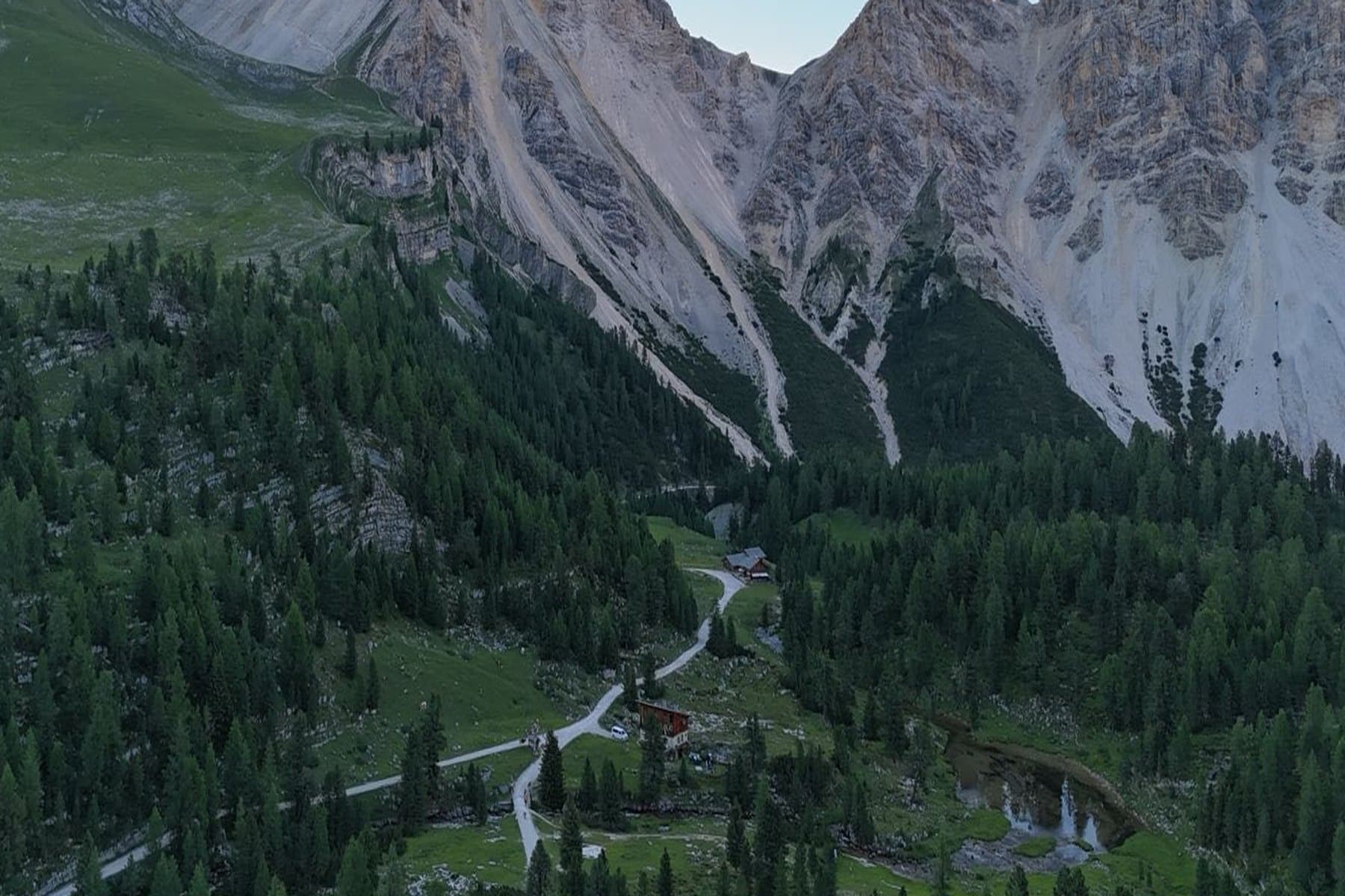 Alpine lake landmark on Alta Via 1 navigation