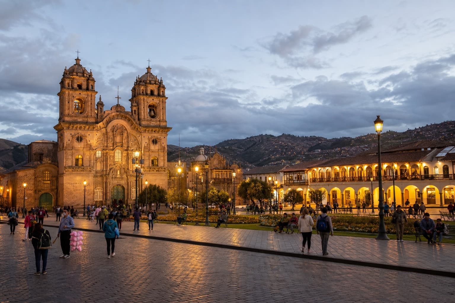 Cusco plaza at dusk