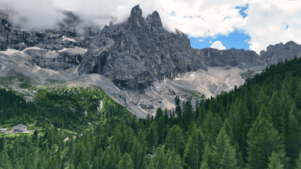 Road to Passo Tre Croci