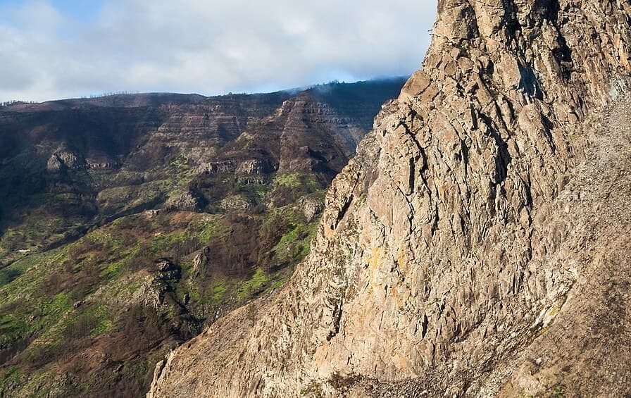 Approaching Roque Agando — La Gomera trail access