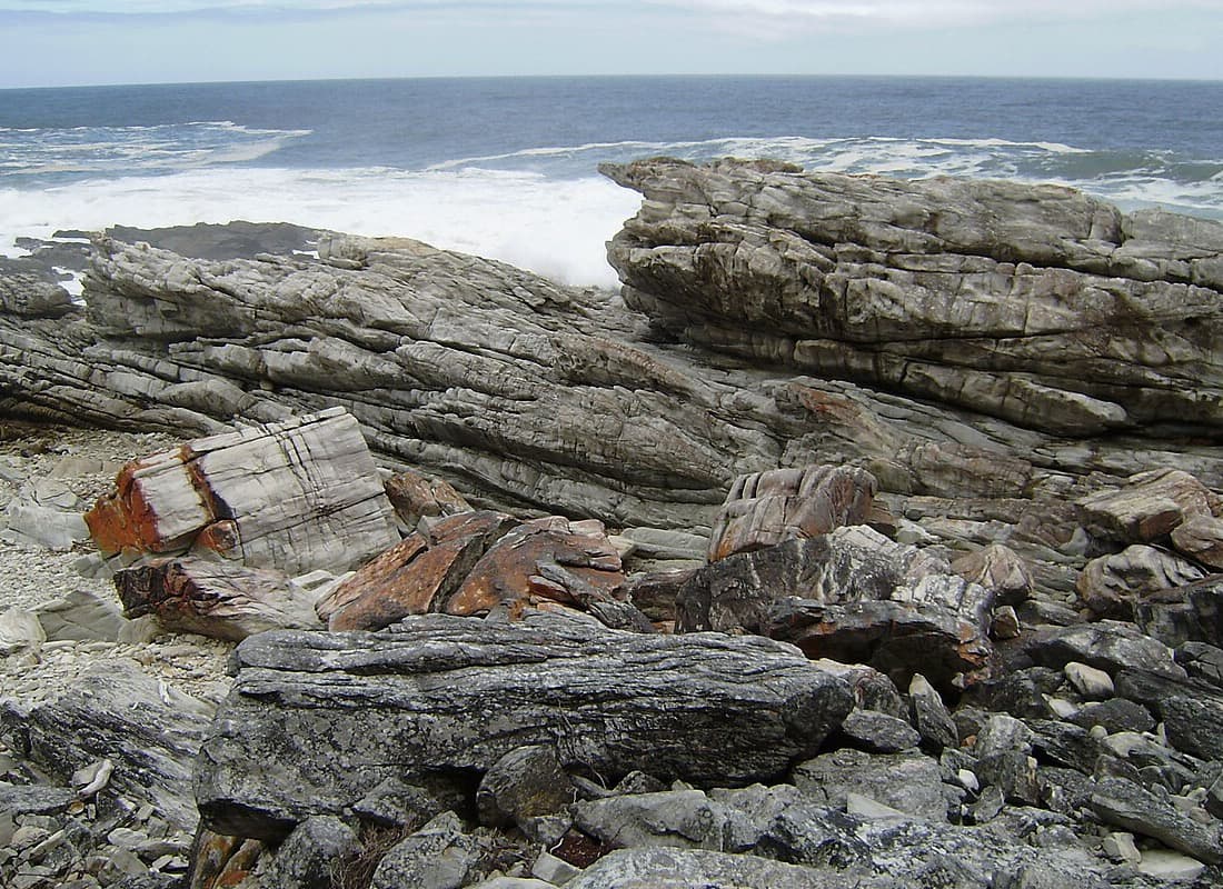 Otter Trail coastal cliff path difficulty