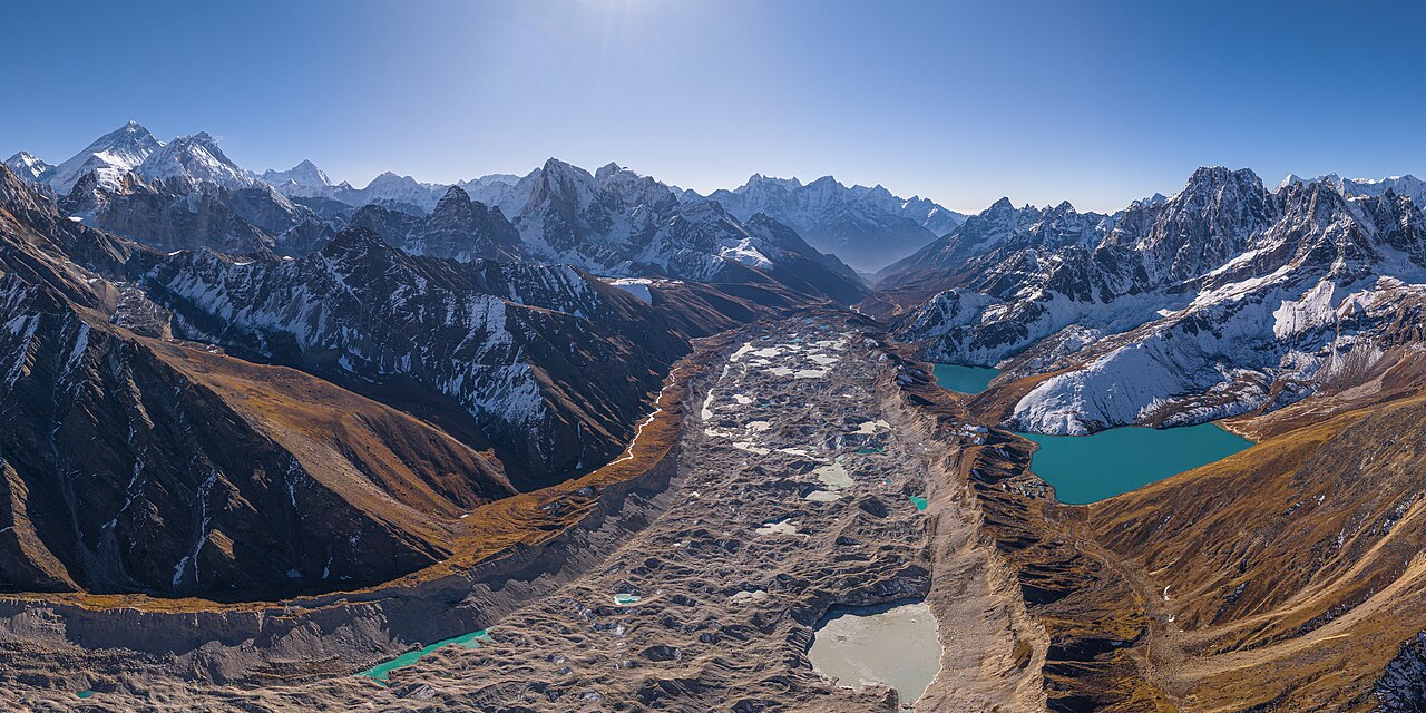 Gokyo lakes in the Everest region — Nepal hiking guide